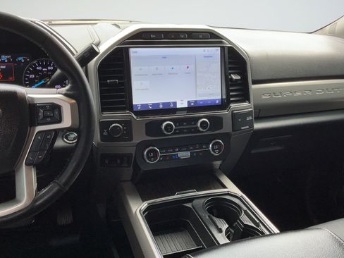 Used 2020 Ford F350 Lariat AWD/4WD image 16