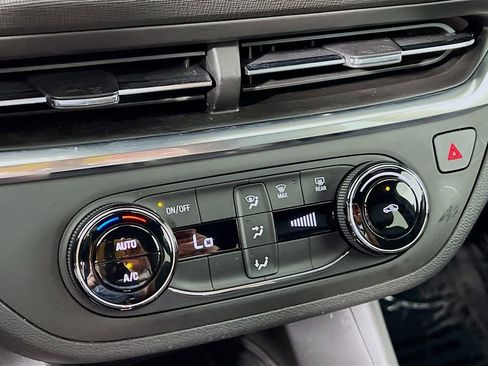 Used 2024 Buick Envista Preferred image 15