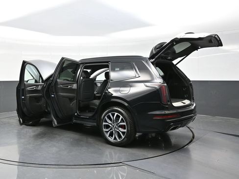 Certified 2023 Cadillac XT6 Sport w/ Technology Package AWD/4WD image 43