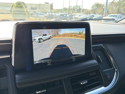 Used 2022 Chevrolet Suburban LT image 30