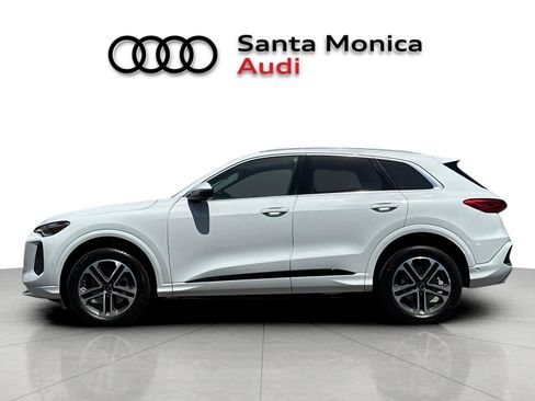 Used 2025 Audi Q5 Premium w/ Convenience Package AWD/4WD image 5