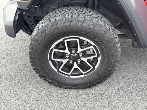 Used 2024 Jeep Wrangler Unlimited Rubicon image 13