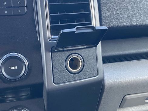 Used 2018 Ford F150 XLT image 25