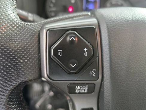 Used 2018 Toyota Tacoma TRD Off-Road AWD/4WD image 28