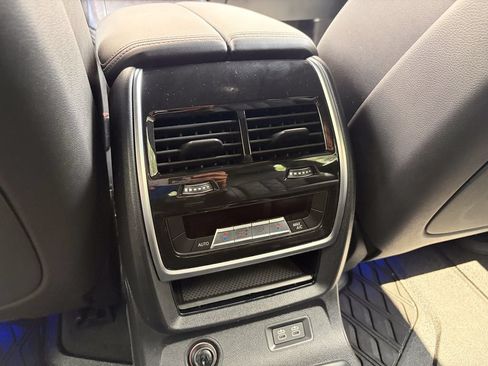 Used 2023 BMW X7 xDrive40i w/ M Sport Package AWD/4WD image 65