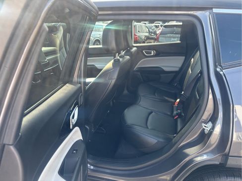 Used 2024 Jeep Compass Limited w/ Sun and Sound Group AWD/4WD image 25