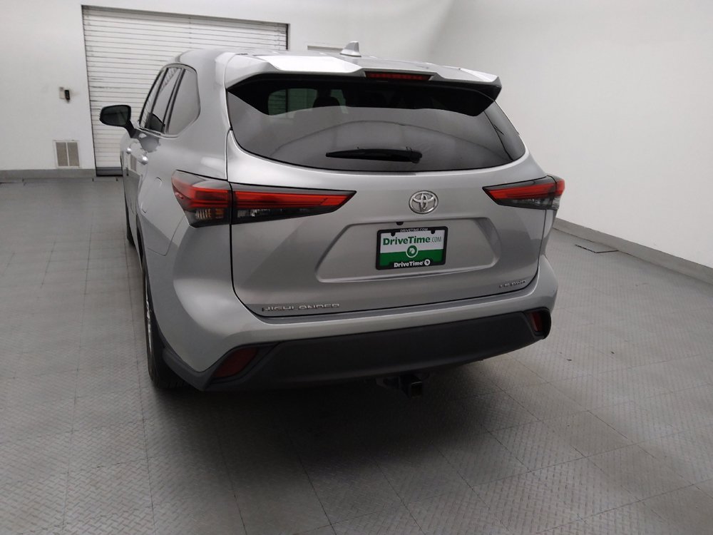 Used 2021 Toyota Highlander LE AWD/4WD image 6