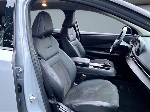 Used 2024 Nissan Ariya AWD image 28