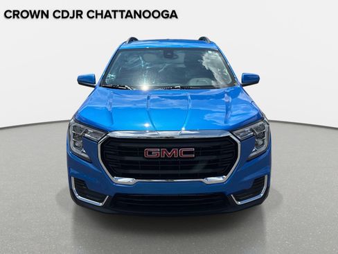 Used 2024 GMC Terrain SLE w/ Driver Convenience Package FWD image 10
