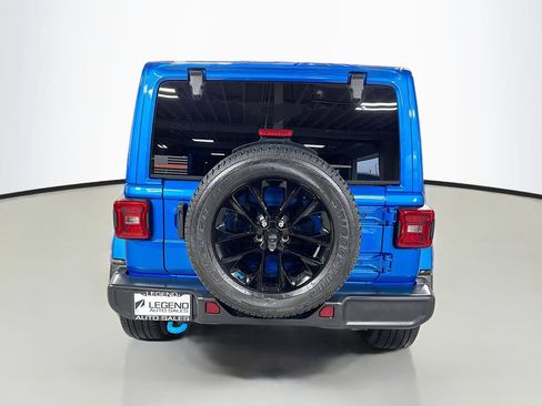 Used 2022 Jeep Wrangler Unlimited Sahara AWD/4WD image 7