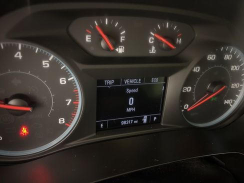 Used 2020 Chevrolet Traverse LT image 30