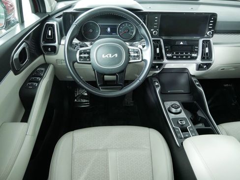 Certified 2023 Kia Sorento EX image 20