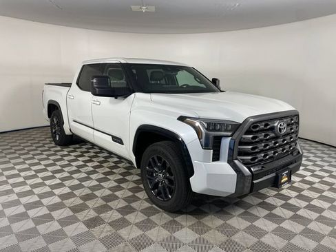 Used 2022 Toyota Tundra Platinum w/ Advanced Package AWD/4WD image 20