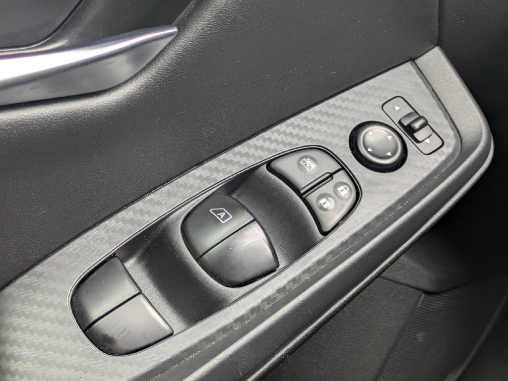 Used 2025 Nissan Sentra SV FWD image 21