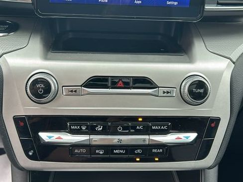 Certified 2022 Ford Explorer XLT w/ Equipment Group 202A image 23