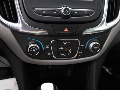 Used 2018 Chevrolet Equinox LS FWD image 27