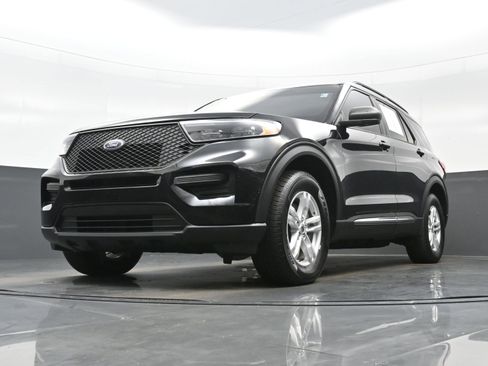 Used 2021 Ford Explorer XLT w/ Class III Trailer Tow Package image 29