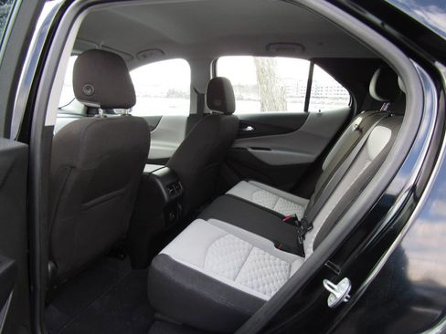 Used 2021 Chevrolet Equinox LS image 12