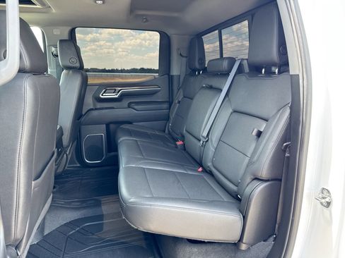 Used 2022 Chevrolet Silverado 1500 LT Trail Boss w/ LT Trail Boss Premium Package AWD/4WD image 23