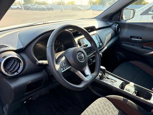 Certified 2021 Nissan Kicks SR FWD image 8