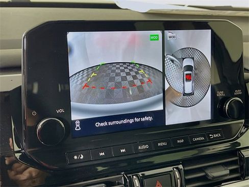 New 2025 Nissan Pathfinder Platinum image 11