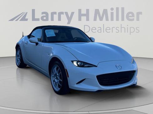 Used 2024 MAZDA MX-5 Miata Grand Touring RWD image 8