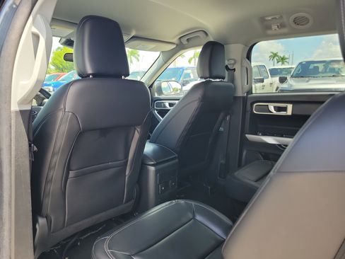 Used 2023 Ford Explorer XLT w/ Equipment Group 202A RWD image 15