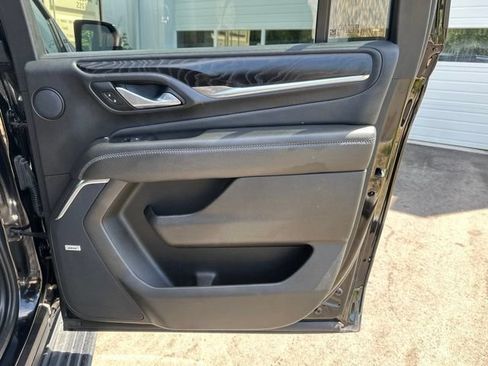 Used 2022 GMC Yukon XL Denali AWD/4WD image 13