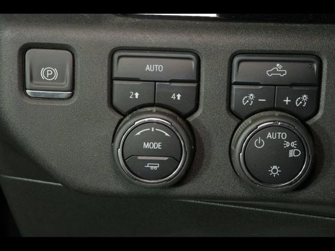 Used 2023 Chevrolet Silverado 1500 LT AWD/4WD image 14