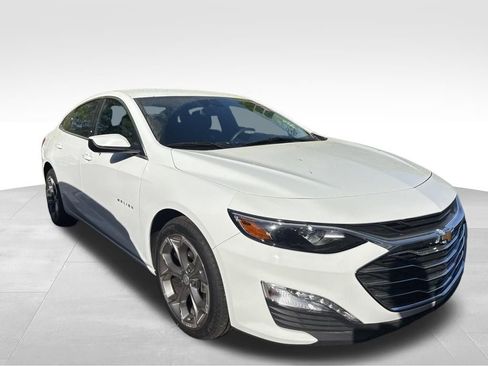 Used 2024 Chevrolet Malibu LT FWD image 3