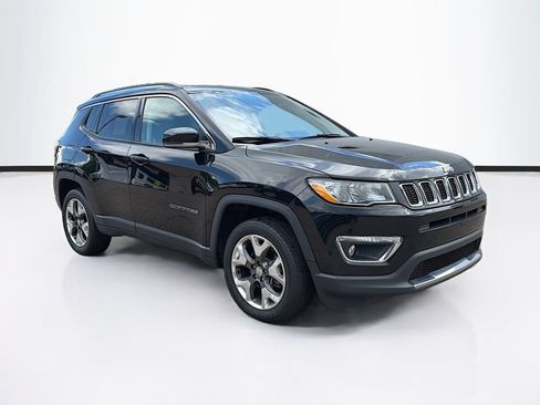 Used 2018 Jeep Compass Limited AWD/4WD image 3