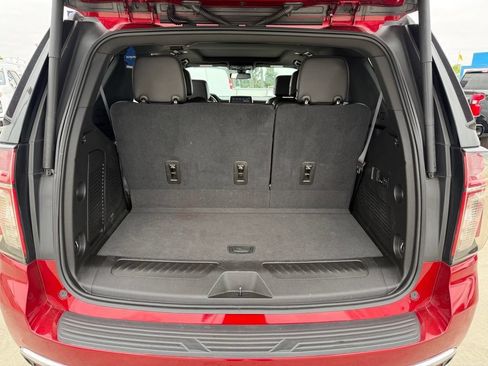 Used 2021 Chevrolet Tahoe LT w/ LT Signature Package RWD image 9