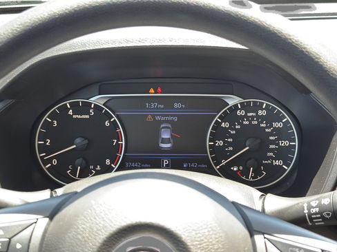 Used 2025 Nissan Altima 2.5 SV FWD image 14
