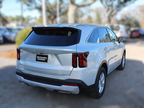New 2026 Kia Sorento LX FWD image 7
