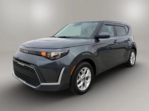 Used 2024 Kia Soul LX w/ Option Group 015 FWD image 3