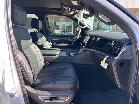 New 2026 Jeep Grand Wagoneer Summit w/ Premium Group III image 53