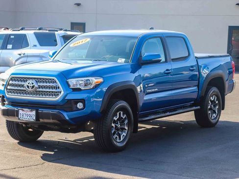 Used 2017 Toyota Tacoma TRD Off-Road w/ Tow Package RWD image 3