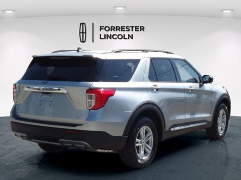 Used 2023 Ford Explorer XLT w/ Equipment Group 202A AWD/4WD image 3