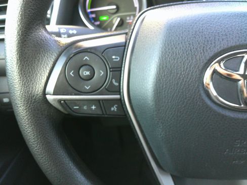 Used 2022 Toyota Camry LE image 20