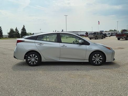 Used 2022 Toyota Prius LE AWD/4WD image 4