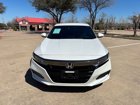 Used 2018 Honda Accord Sport image 2