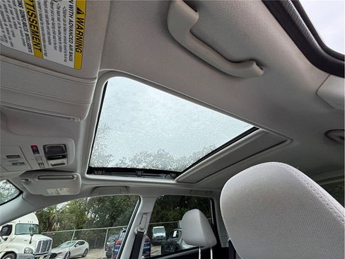 Used 2018 Subaru Forester 2.5i Premium image 32