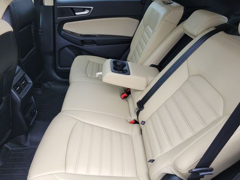 Used 2016 Ford Edge SEL w/ Equipment Group 201A FWD image 12