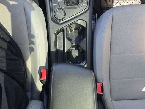 Used 2019 Volkswagen Tiguan SEL AWD/4WD image 23