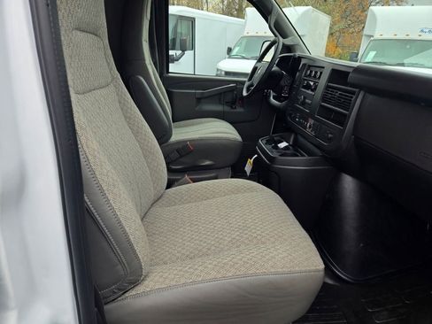 New 2025 Chevrolet Express 3500 Extended w/ Driver Convenience Package image 4