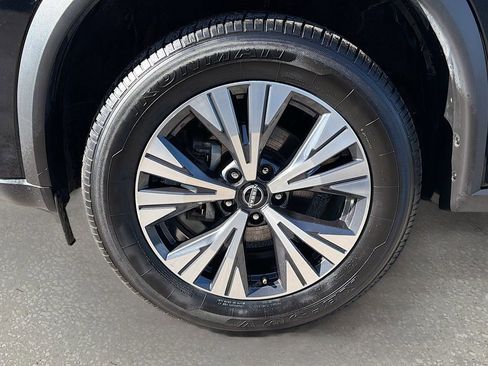 Used 2023 Nissan Rogue SV image 42