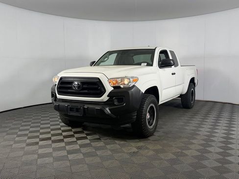 Used 2022 Toyota Tacoma SR image 3