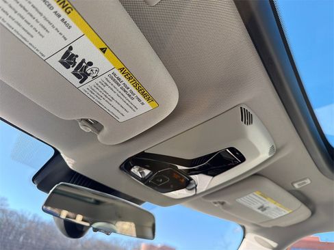 Used 2025 MINI Cooper 2-Door Hardtop image 26