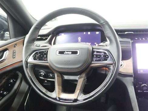 Used 2023 Jeep Grand Cherokee L Summit w/ Advanced Protech Group IV AWD/4WD image 28