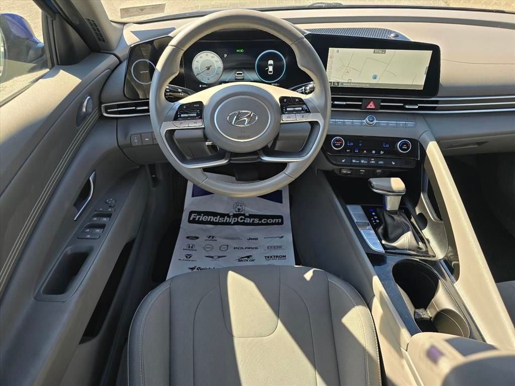 Used 2023 Hyundai Elantra SEL w/ Convenience Package FWD image 3